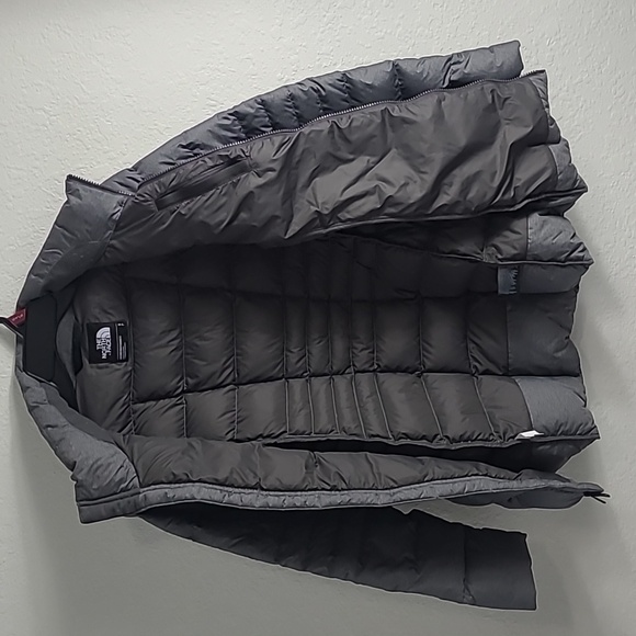 The North Face Women's Gray Puffer Jacket Size SP 550 - Picture 9 of 11
